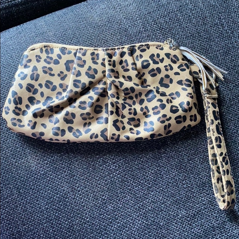 Women’s Xhilaration Cheetah Print Wristlet Clutch Purse Bag